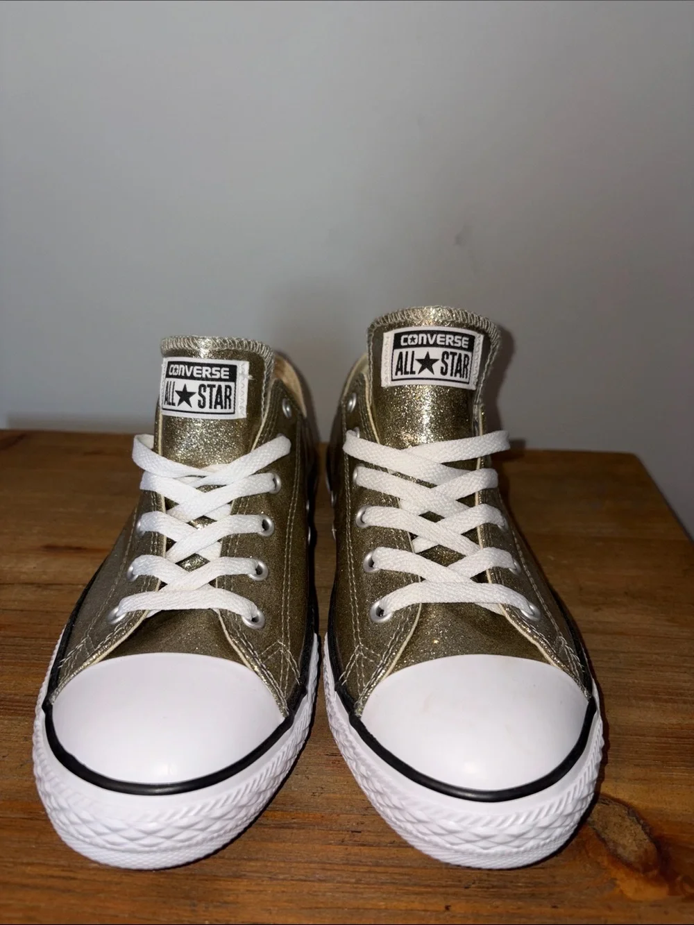 Converse gold metallic